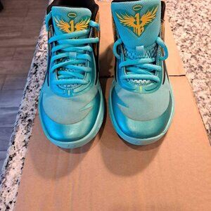 Melos sneakers size 6 noys